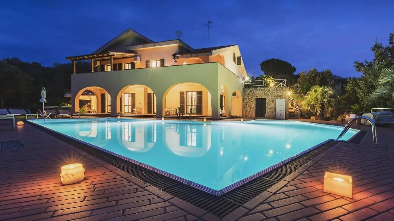 Villa Elda 6, Emma Villas Лоано